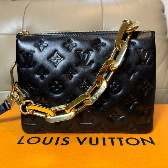 Louis Vuitton Coussin BB Monogram-embossed bag - Picture 2 of 11